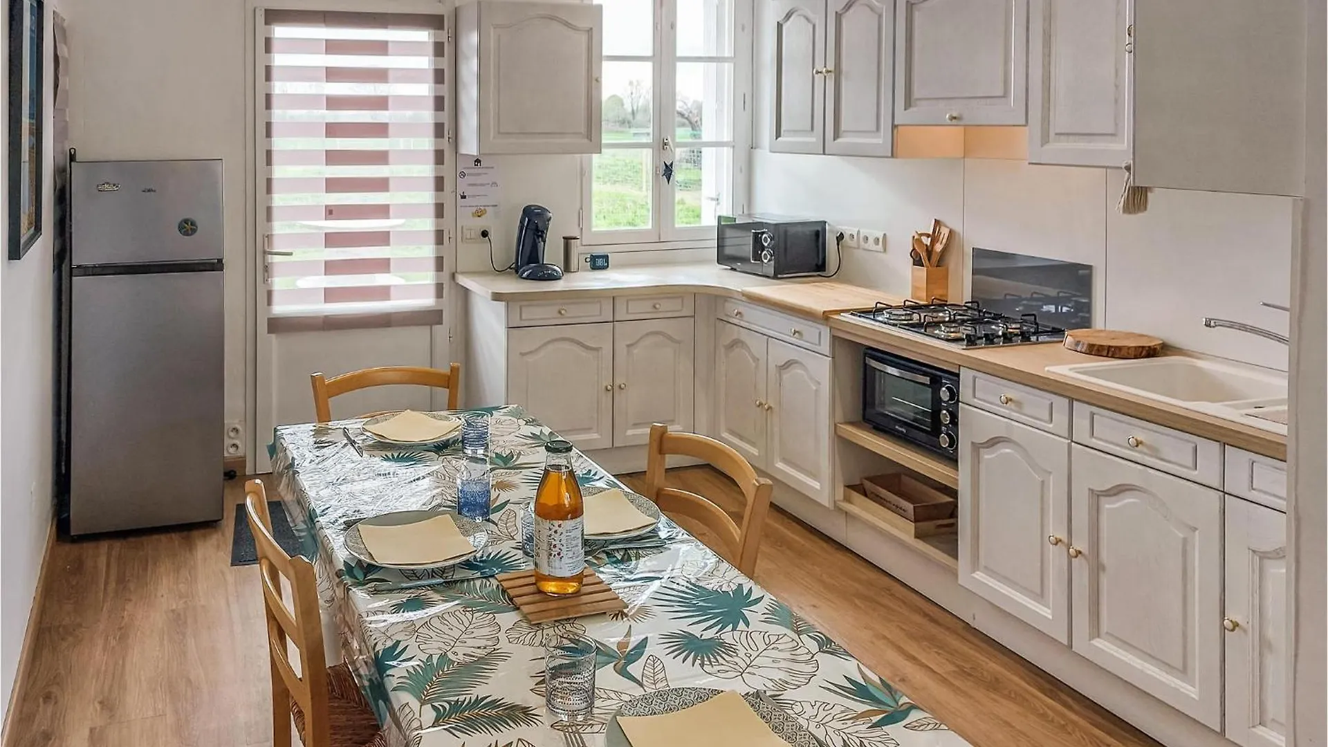 2 Bedroom Cozy Home In Hirel Fransa