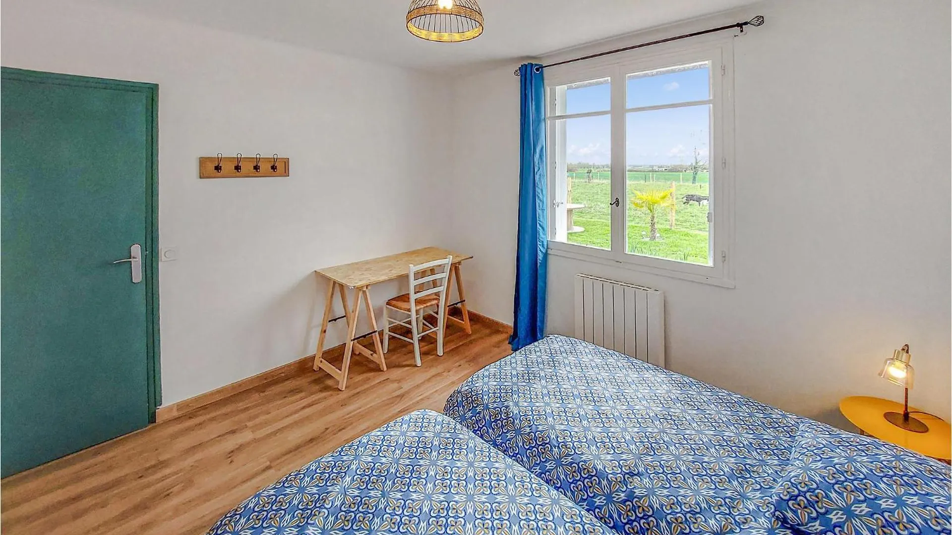 2 Bedroom Cozy Home In Hirel Tatil Evi